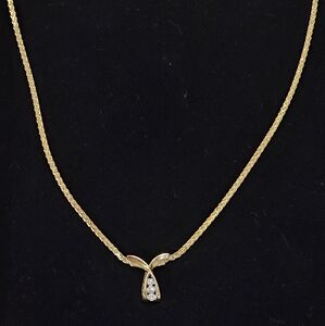 Elegant Gold Necklace